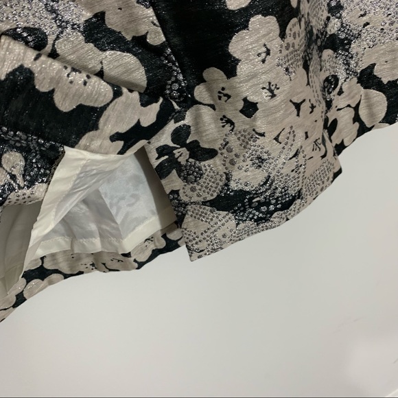 Tahari Arthur Levine Metallic Floral Gray Beaded Cocktail Dress Size 12 - Picture 6 of 10